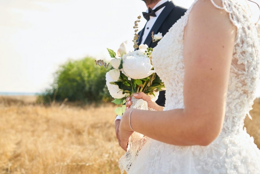 bride-holding-a-bouquet